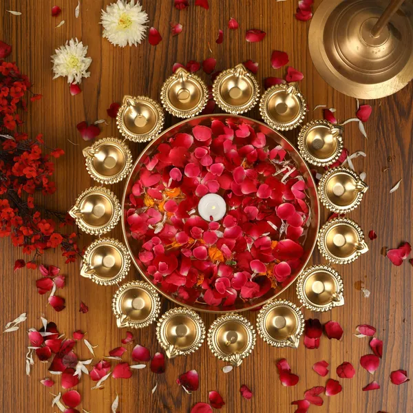 Gold-Plated_Metal_Festive_Floral_Urli_With_Diya_1