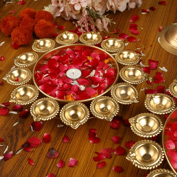 Gold-Plated_Metal_Floral_Urli_With_Diya_14_Inch