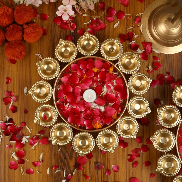 Gold-Plated_Metal_Floral_Urli_With_Diya_14_Inch