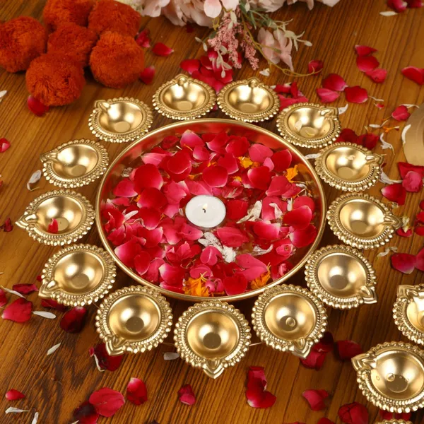 Gold-Plated_Metal_Floral_Urli_With_Diya_14_Inch