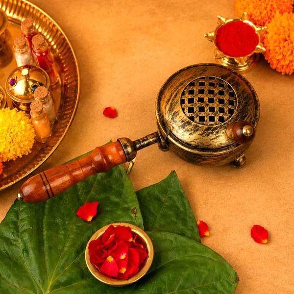 Antique_Metal_Handheld_Loban_Burner_Dhoop_Dani