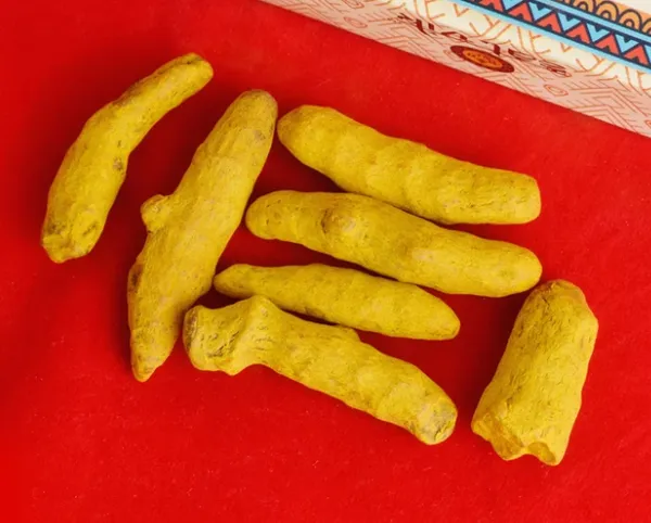 Natural_Turmeric_Roots_For_Haldi_&_Puja_Rituals_-_Pack_of_4