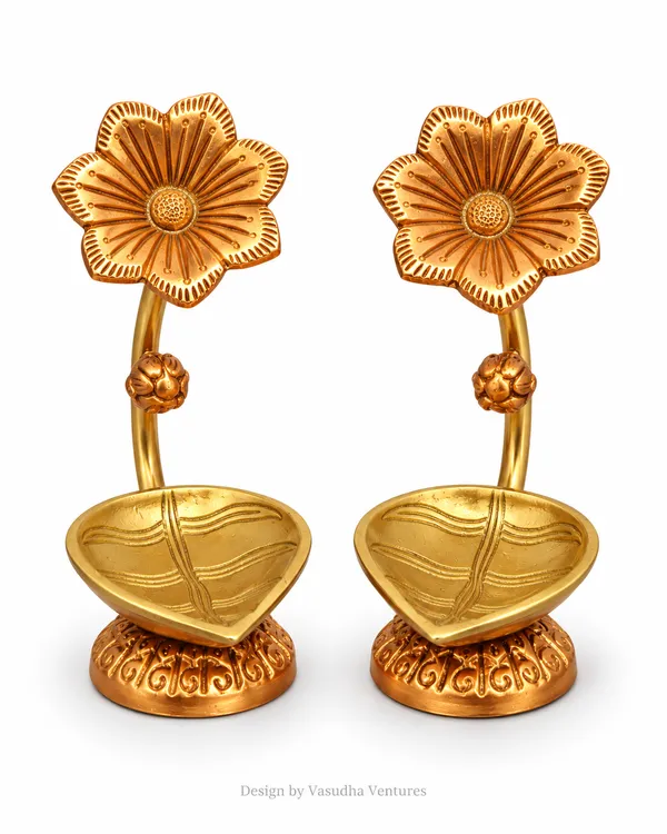 Metal_Gold_Tone_Floral_Diya_Oil_Lamp_Set