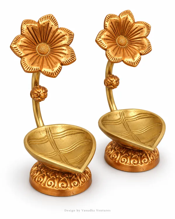 Metal_Gold_Tone_Floral_Diya_Oil_Lamp_Set