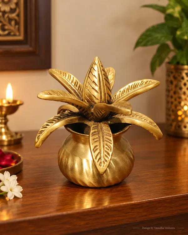 Brass_Traditional_Leaf_Design_Decorative_Flower_Pot