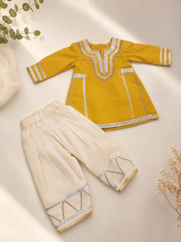 Yellow_Embroidered_Kurta_Set_for_Girls