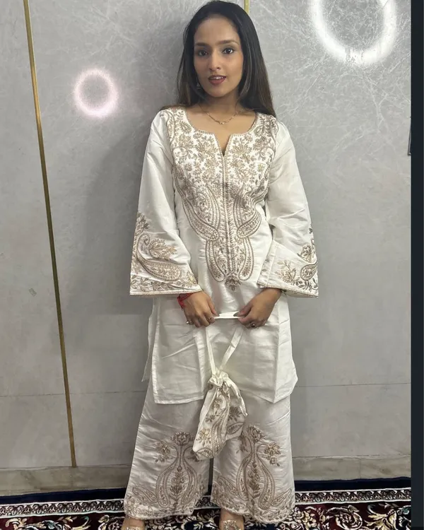 White_Crepe_Kurta_Set_For_Women