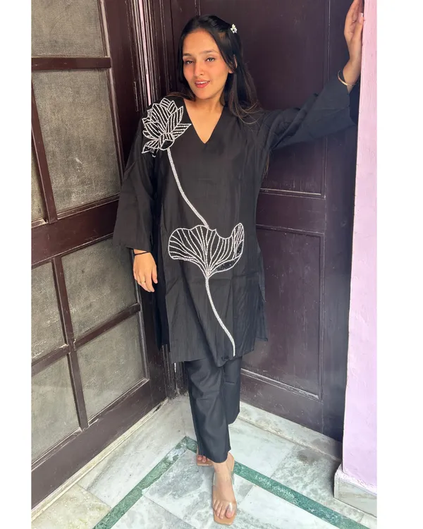 Black_Linen_Kurta_Pant_Set_For_Women