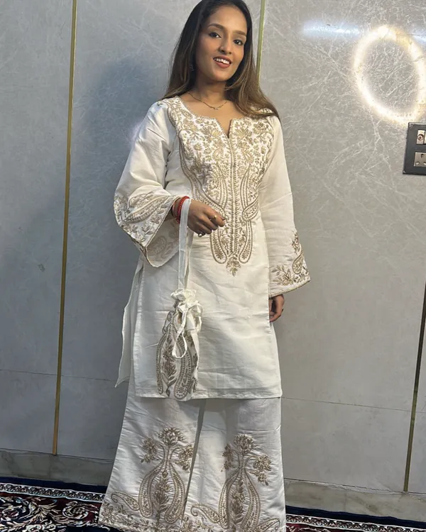 White_Crepe_Kurta_Set_For_Women