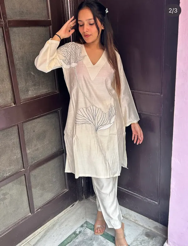 White_Crepe_Kurta_Set_For_Women