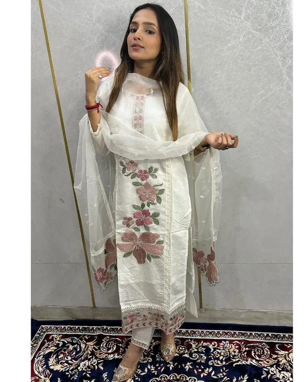 White_Cotton_Flex_Straight_Kurta_Set_For_Women