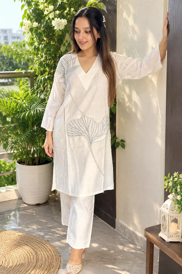 White_Crepe_Kurta_Set_For_Women