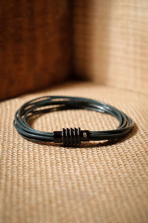 Teal_Leather_Magnetic_Clasp_Bracelet_For_Unisex