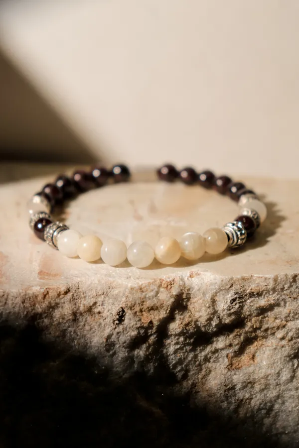 Red_White_Garnet_Moonstone_Natural_Stone_Bracelet_For_Unisex