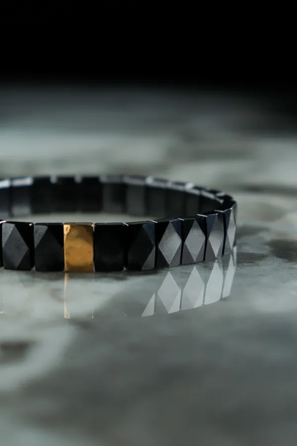 Black_Ceramic_Square_Bead_Minimalist_Bracelet_For_Unisex