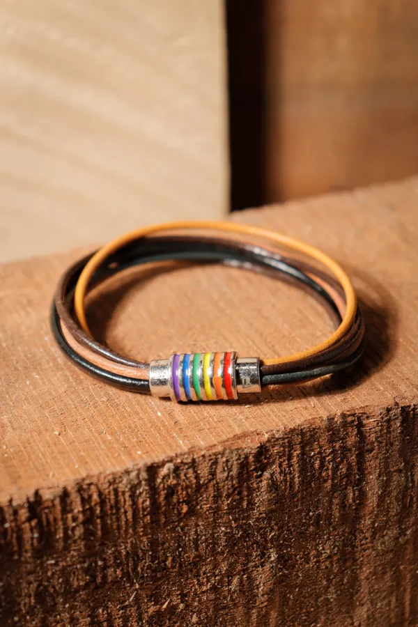 Multicolour_Leather_Magnetic_Clasp_Bracelet_For_Unisex