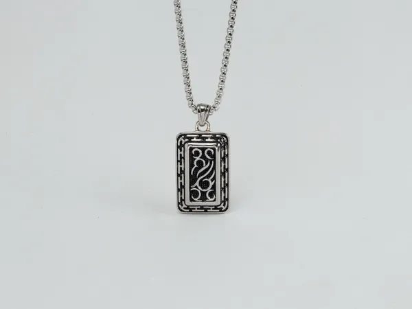 Silver_Stainless_Steel_Engraved_Pendant_Box_Chain_Necklace_For_Unisex
