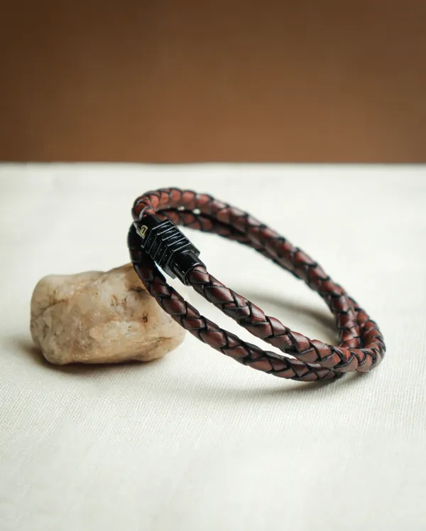 Brown_Leather_Magnetic_Clasp_Bracelet_For_Unisex