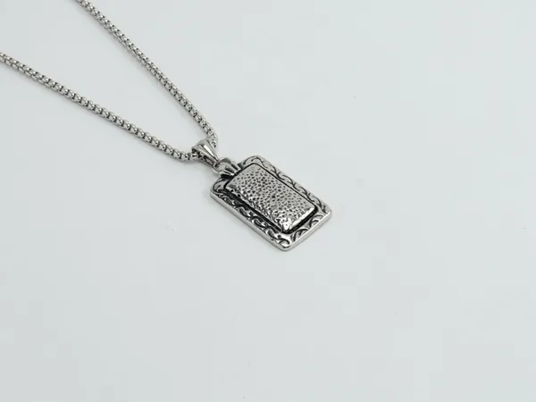 Black_Stainless_Steel_Engraved_Medallion_Box_Chain_Necklace_For_Unisex