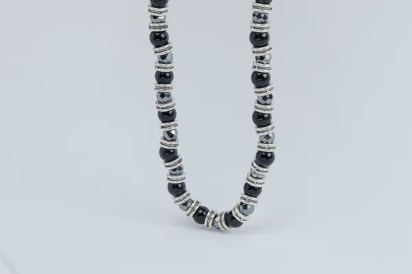 Black_Natural_Stone_Minimalist_Necklace_For_Unisex
