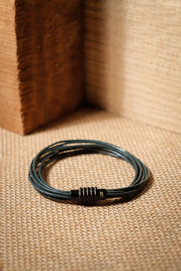 Teal_Leather_Magnetic_Clasp_Bracelet_For_Unisex
