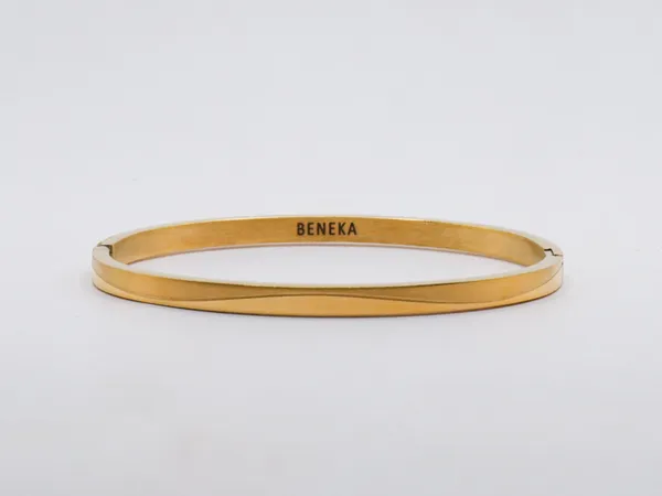 Gold_Brass_Sculpted_Curve_Snap-Lock_Bangle_For_Unisex