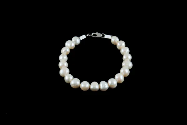 White_Pearl_Clasp_Bracelet_For_Unisex