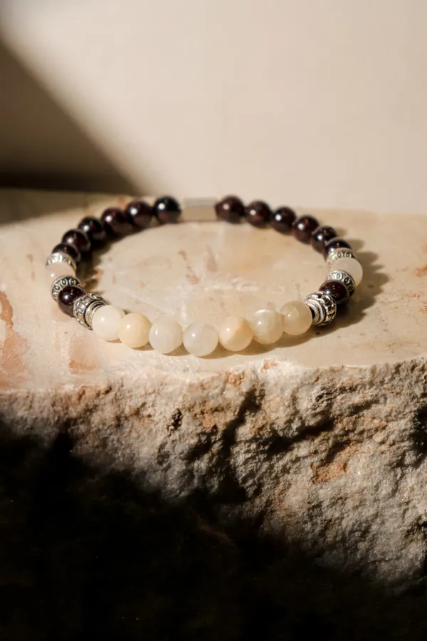 Red_White_Garnet_Moonstone_Natural_Stone_Bracelet_For_Unisex