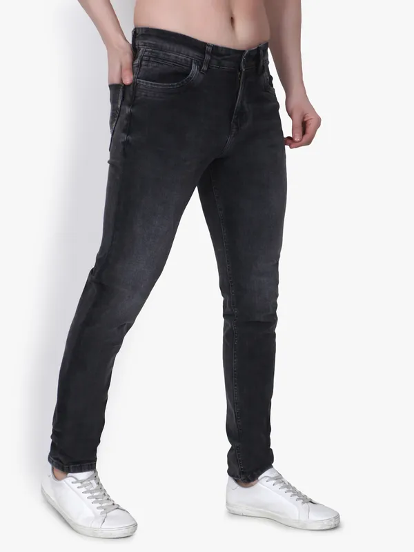Black_Denim_Slim_Fit_Jeans_For_Men