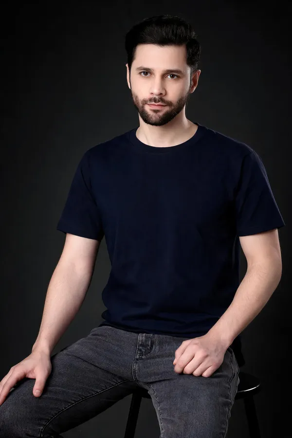 Navy_Solid_Regular_Fit_T-Shirt_For_Men