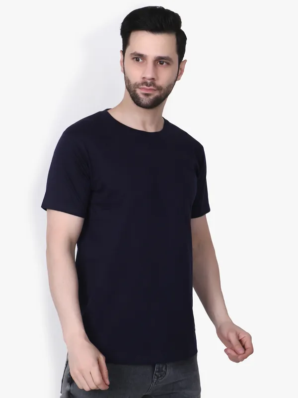 Navy_Solid_Regular_Fit_T-Shirt_For_Men