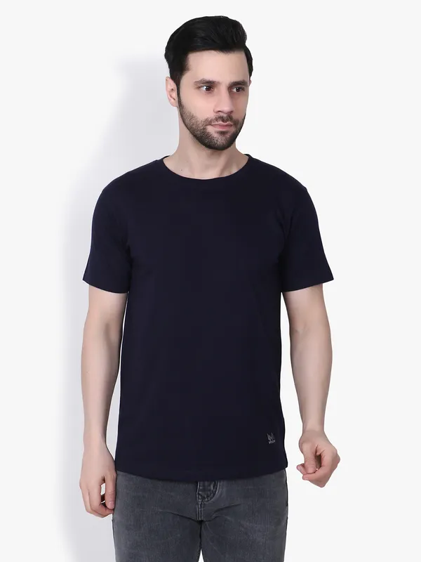 Navy_Solid_Regular_Fit_T-Shirt_For_Men