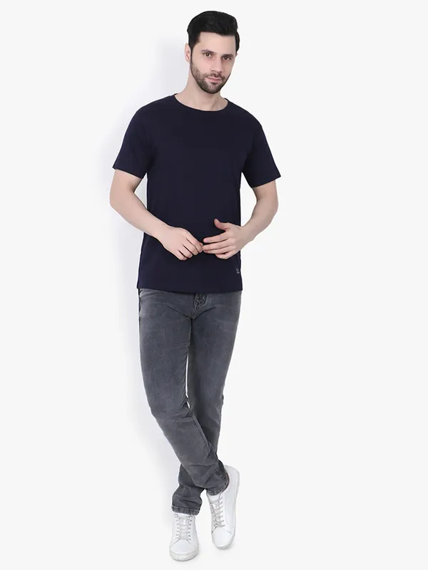 Navy_Solid_Regular_Fit_T-Shirt_For_Men