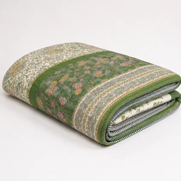 Hara_Bagh_Reversible_Razai_Double_King_Size_White_Green_Jaipuri_Razai_With_Chintz_Rose_Border_House_Of_Virasaat