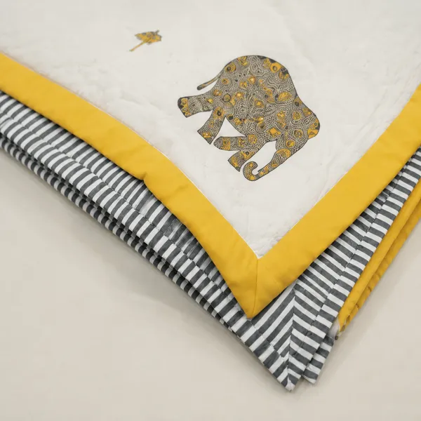 Hathi_Chhatri_Reversible_Razai_Double_King_Size_White_Mustard_Yellow_Jaipuri_Razai_With_Elephant_Umbrella_Print_House_Of_Virasaat