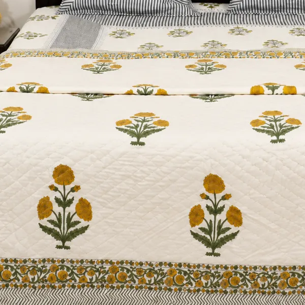 Genda_Phool_Reversible_Razai_Double_King_Size_White_Mustard_Yellow_Jaipuri_Razai_With_Marigold_Print_Chevron_Border_House_Of_Virasaat