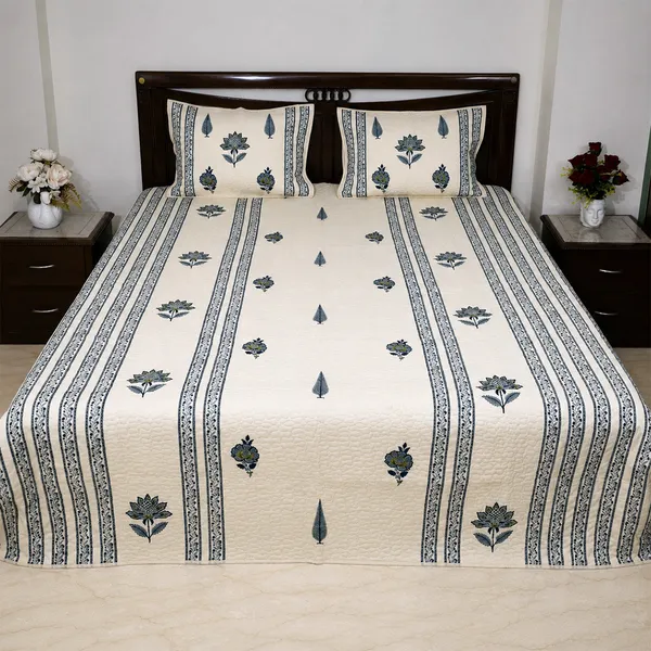 Neel_Kamal_King_Size_Bedcover_Off_White_Indigo_Blue_Jaipuri_Quilted_Bed_Cover_With_2_Pillow_Covers_House_Of_Virasaat