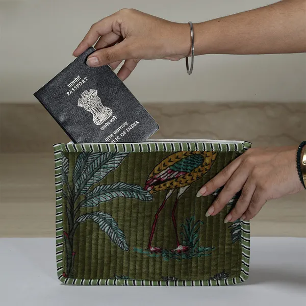 Sarus_Van_Passport_Pouch_Olive_Green_Quilted_Passport_Holder_House_Of_Virasaat