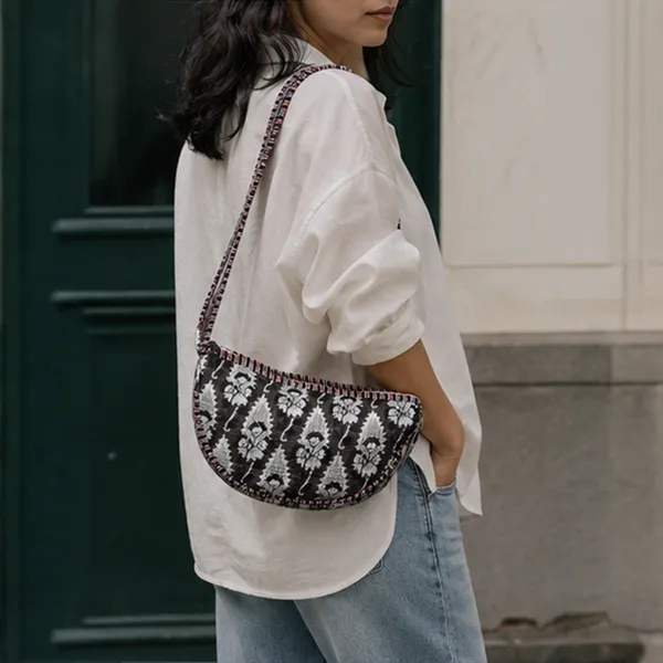 Rangrez_Noir_Sling_Bag_Black_Floral_Crossbody_Sling_Bag_House_Of_Virasaat