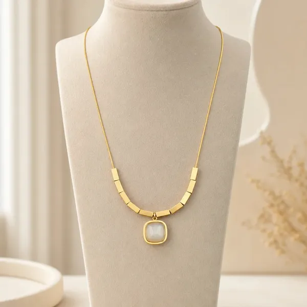 Gold_Tone_Geometric_Pendant_Necklace_For_Women