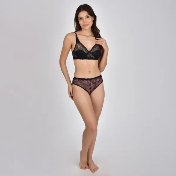 Black_Lace_Bra_And_Panty_Set_for_Women