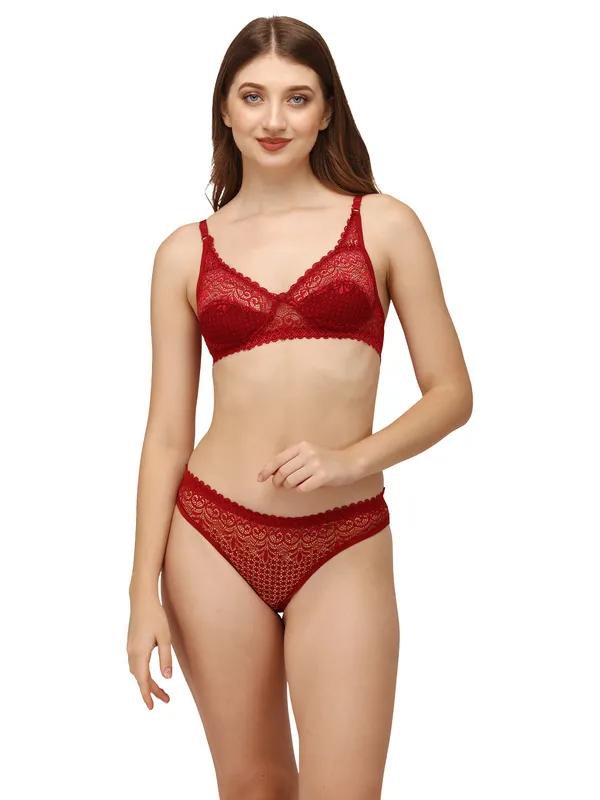 Red_Lace_Lingerie_Set_for_Women