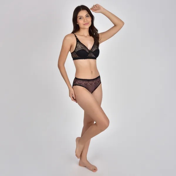 Black_Lace_Bra_And_Panty_Set_for_Women