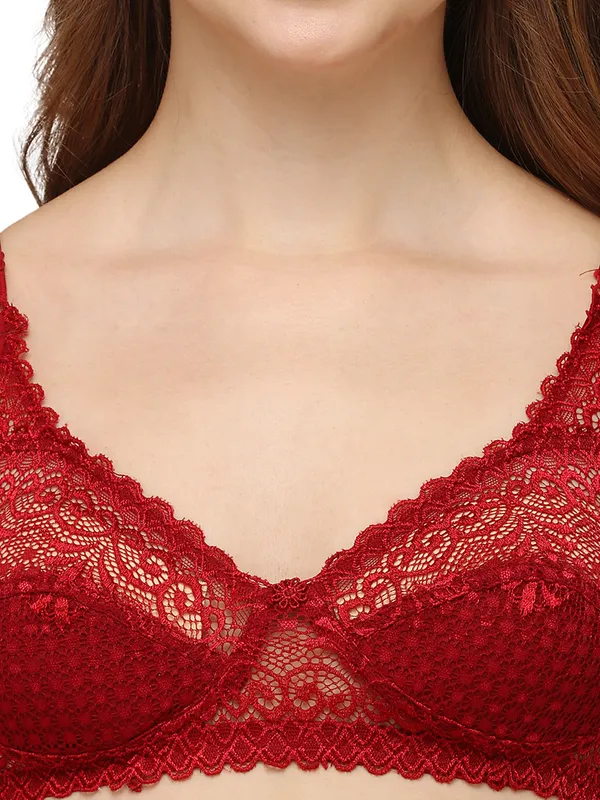 Red_Lace_Lingerie_Set_for_Women