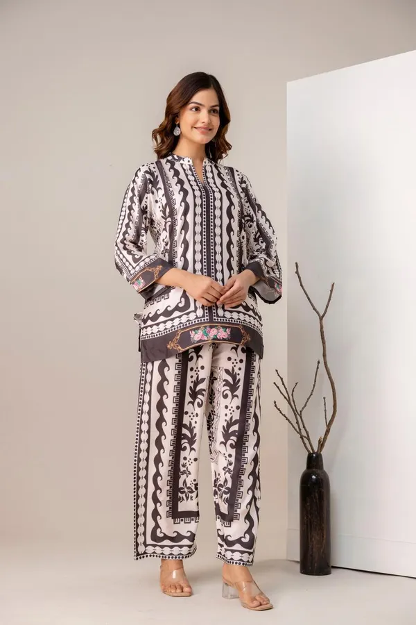 Black_And_White_Printed_Kurta_Pant_Set_for_Women