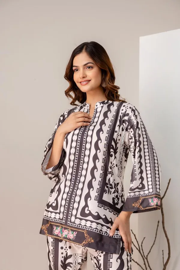 Black_And_White_Printed_Kurta_Pant_Set_for_Women