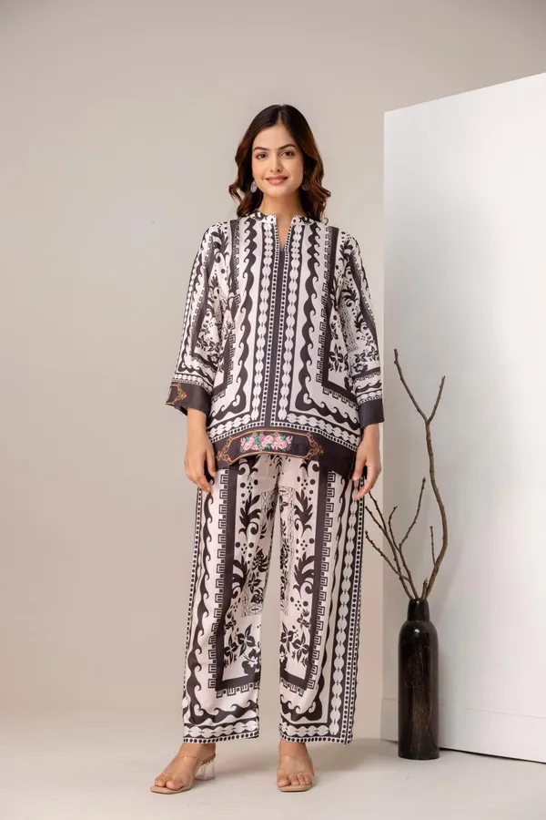 Black_And_White_Printed_Kurta_Pant_Set_for_Women