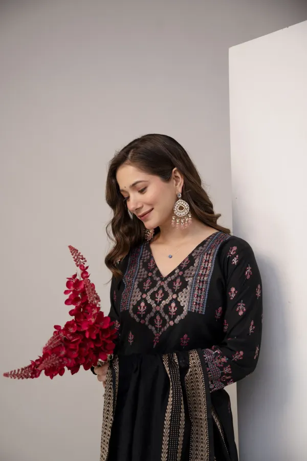 Black_Cotton_Straight_Printed_Kurta_Set_For_Women