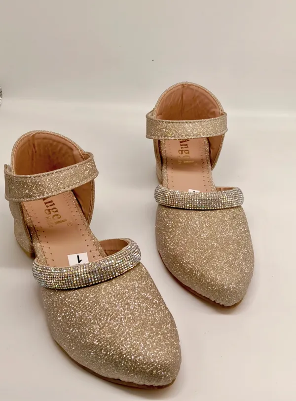 Gold_Glitter_Embellished_Juttis_for_Women