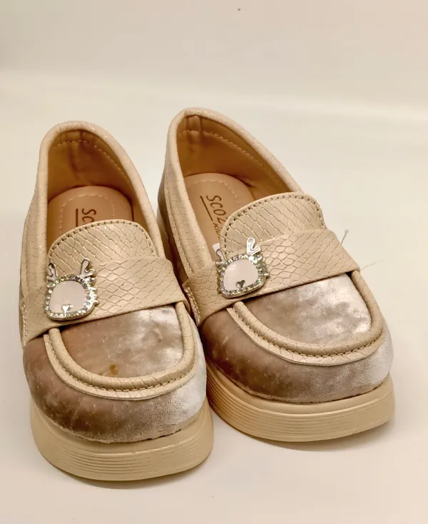 Beige_Textured_Platform_Loafers_for_Women